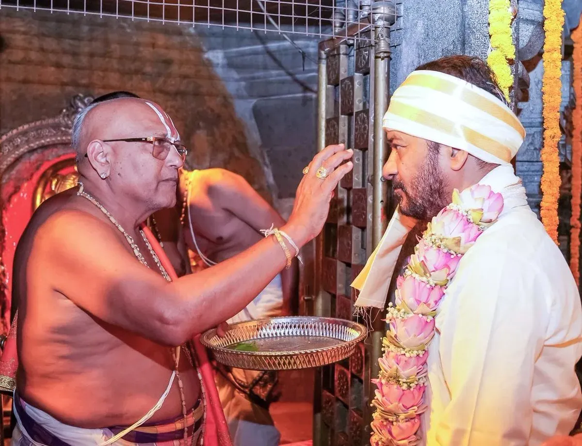 CM Revanth Reddy Visits Yadagirigutta Temple, Receives Blessings