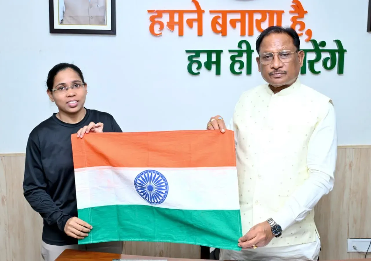 CM Sai Hails Chhattisgarh Climber After Everest Summit, Rescue