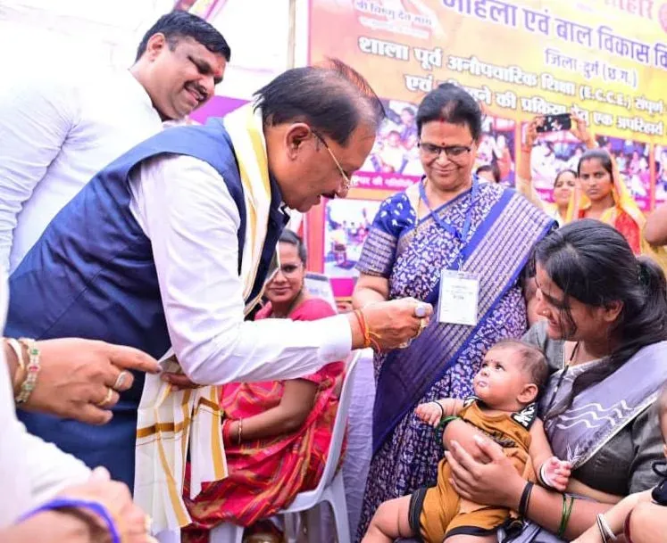 CM Sai Leads Sushasan Tihar in Durg, Blesses Children