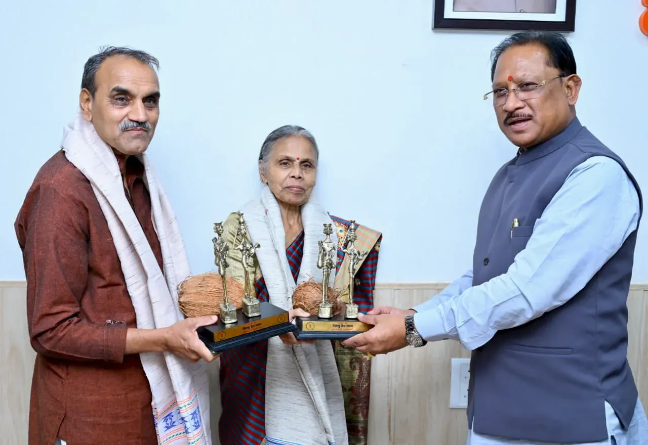 CM Sai Meets Padma Shri Doctors Who Served Bastar Tribes
