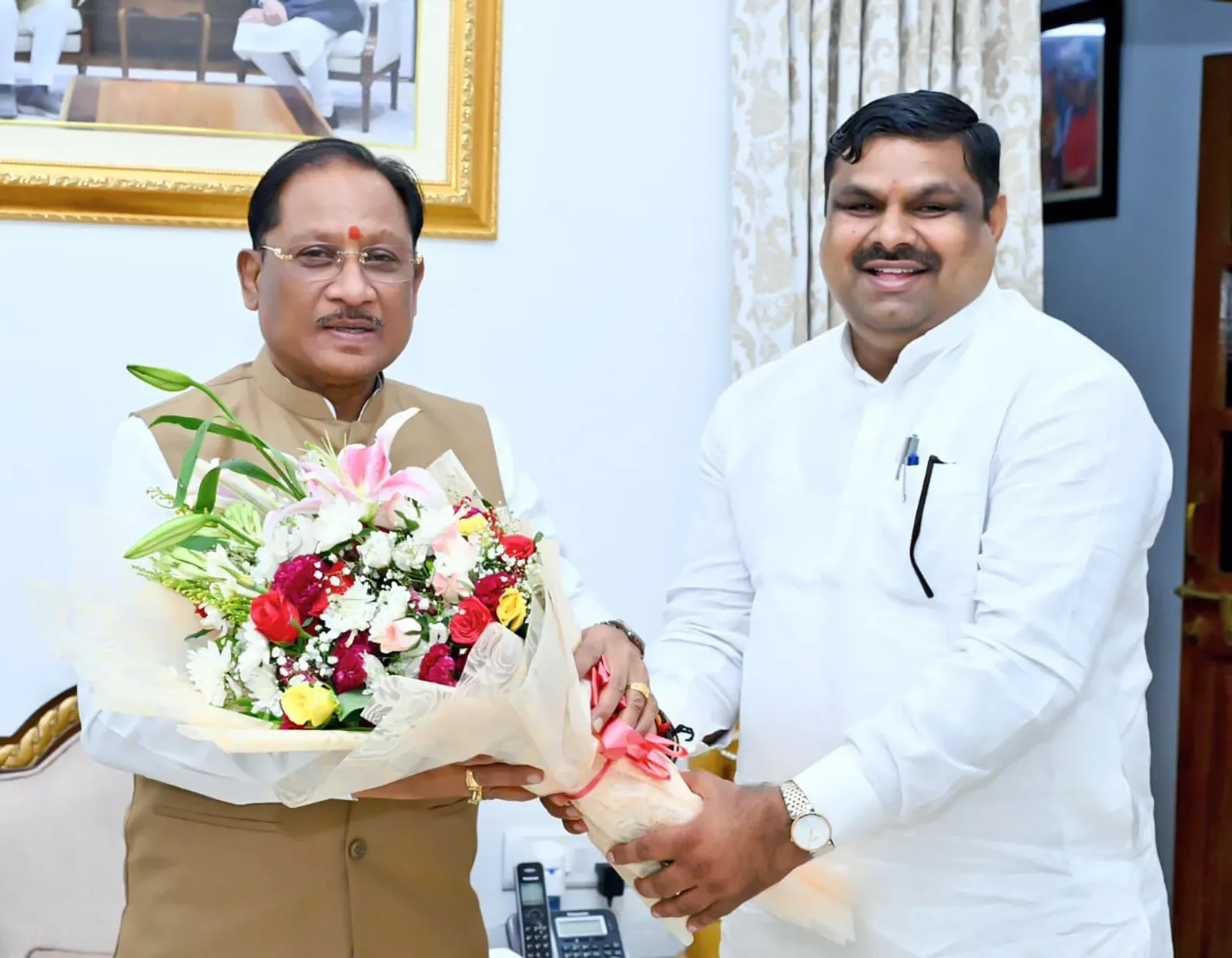 CM Sai meets School Education Minister Gajendra Yadav in Raipur