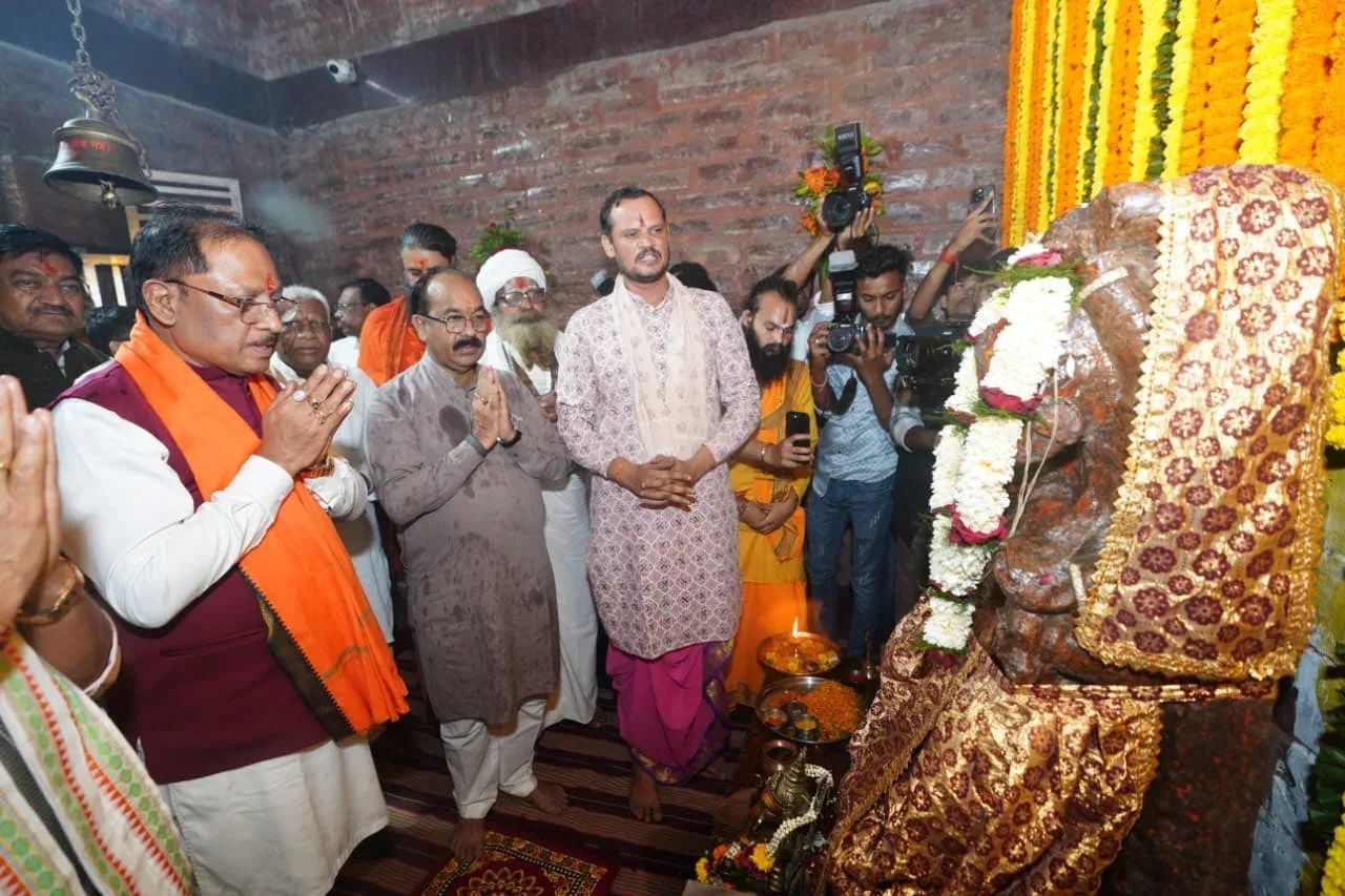 CM Sai Offers Prayers at Madkudweep's Ancient Temples