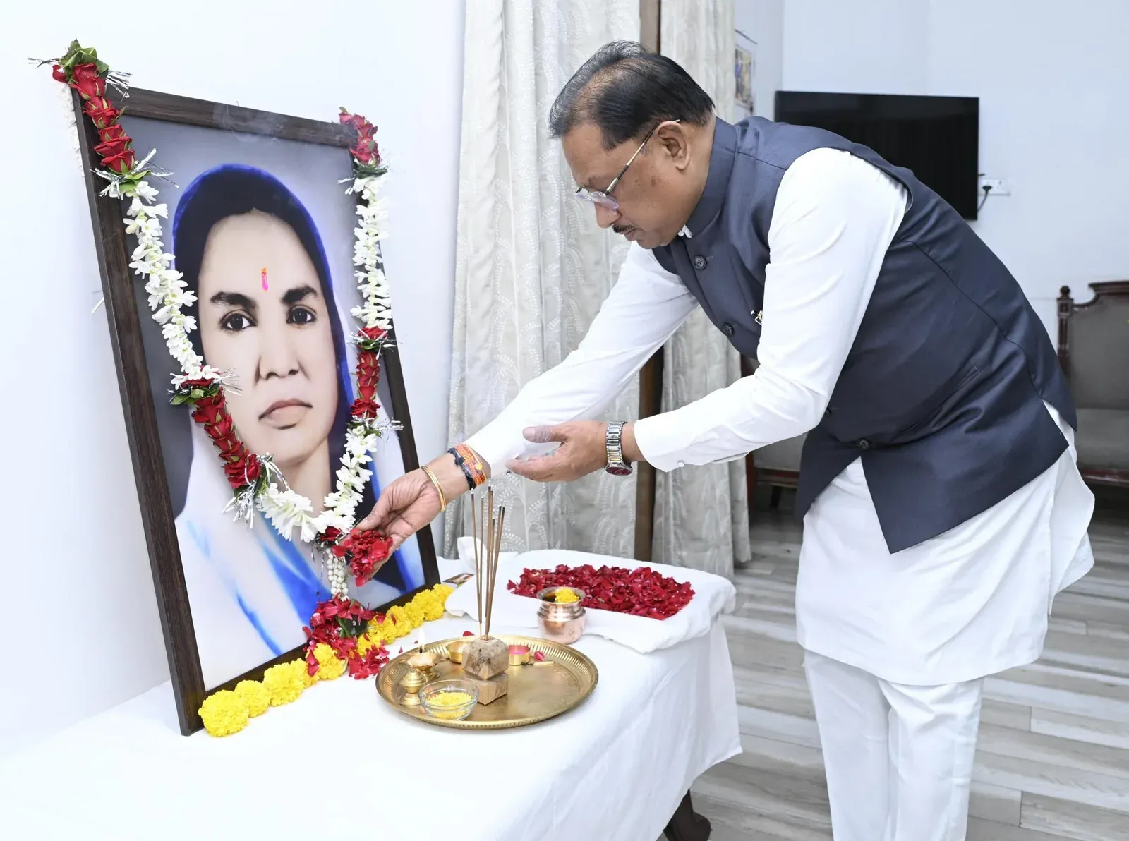 CM Sai pays tribute to Minímata on her death anniversary