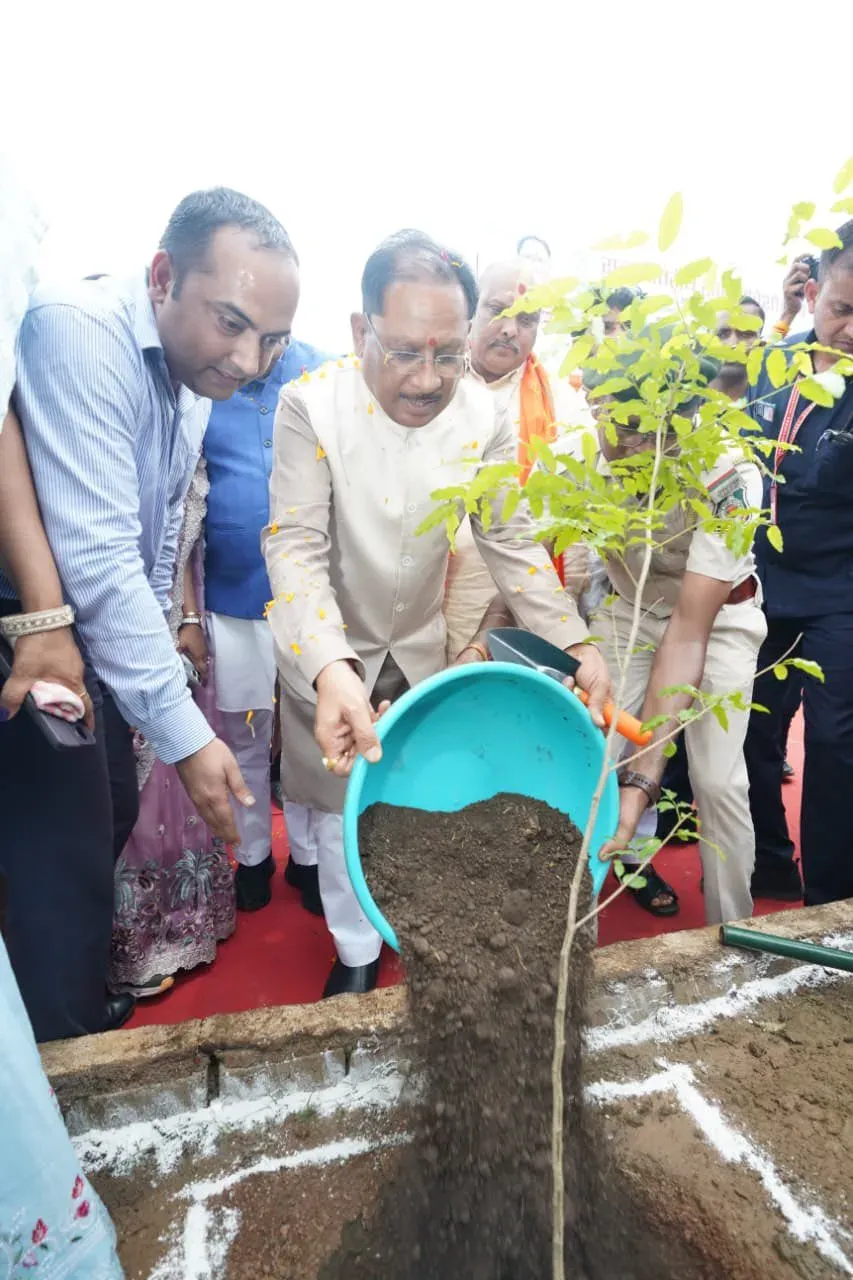 CM Sai Plants Tree Under Ek Ped Maa Ke Naam at Durg School