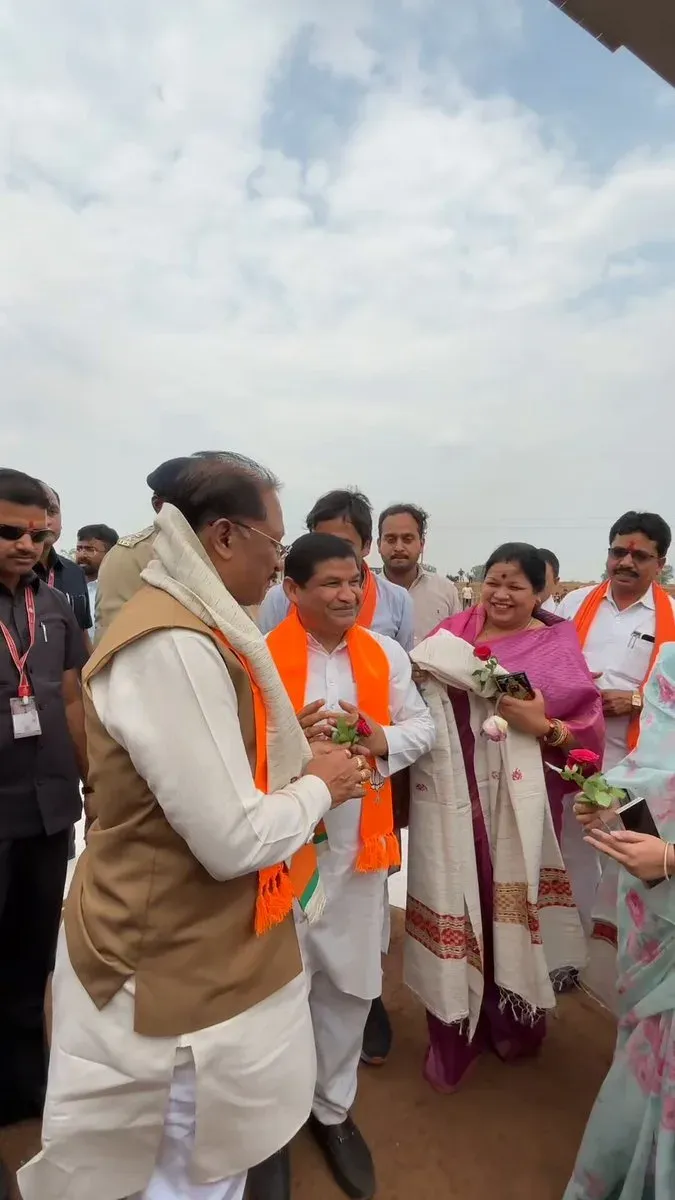 CM Sai Visits Historic Vishnu Temple During Sushasan Tihar