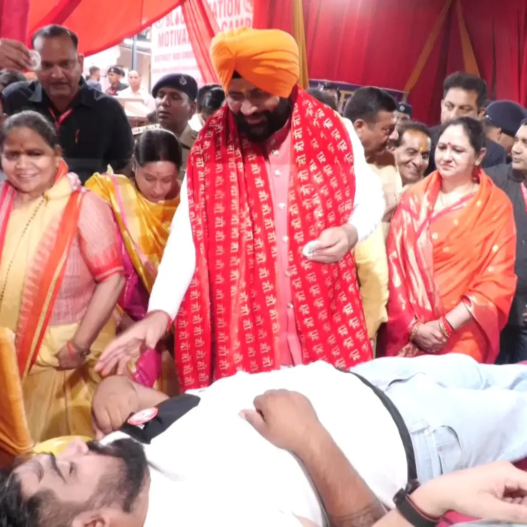 CM Saini joins blood donors at Mansa Devi Temple camp