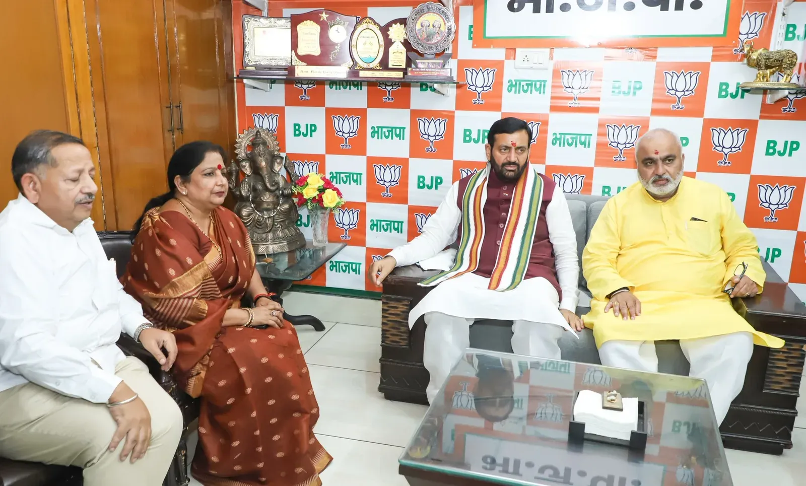 CM Saini Meets Karnal Mayor to Discuss City Development