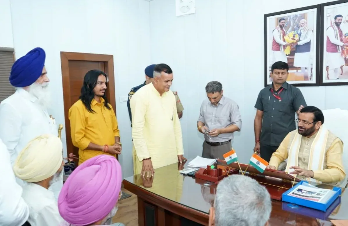 CM Saini Meets Punjab Delegation, Discusses Public Grievances