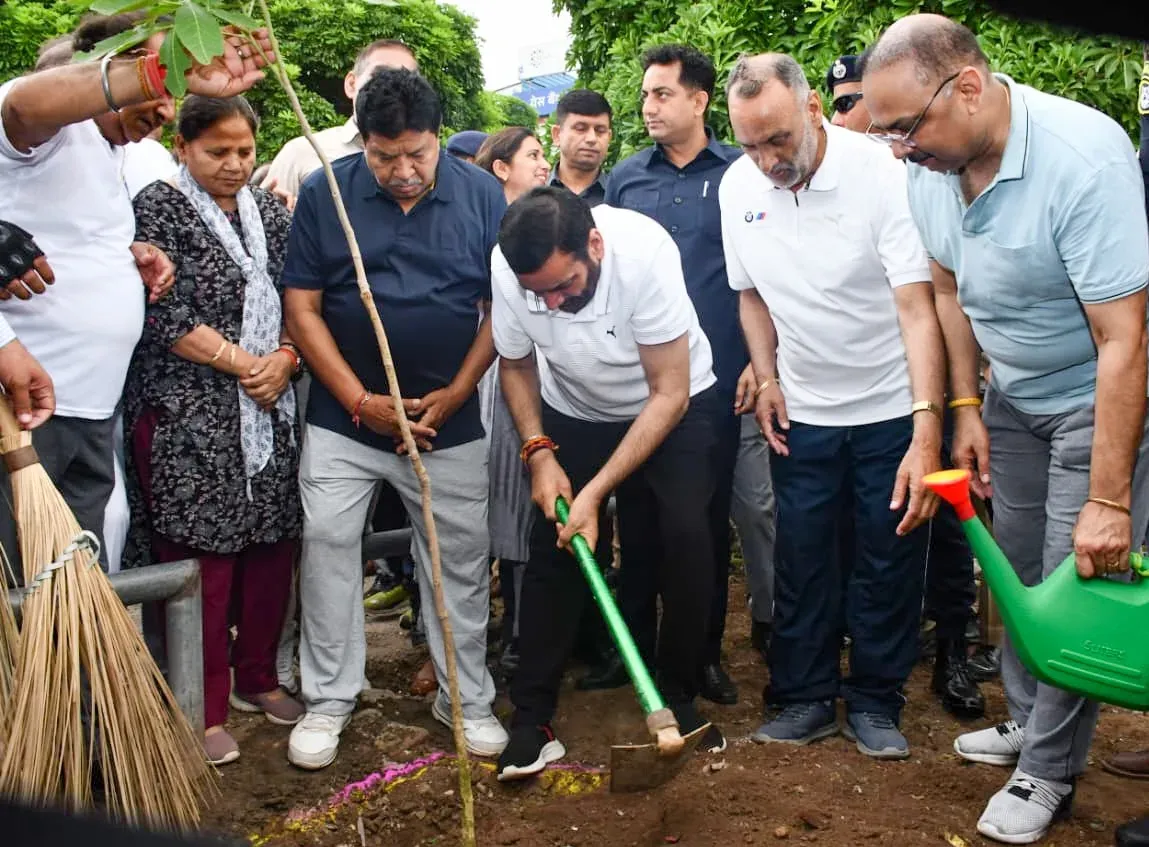 CM Saini Plants 100 Saplings in Panchkula Under Ek Ped Maa Ke Naam