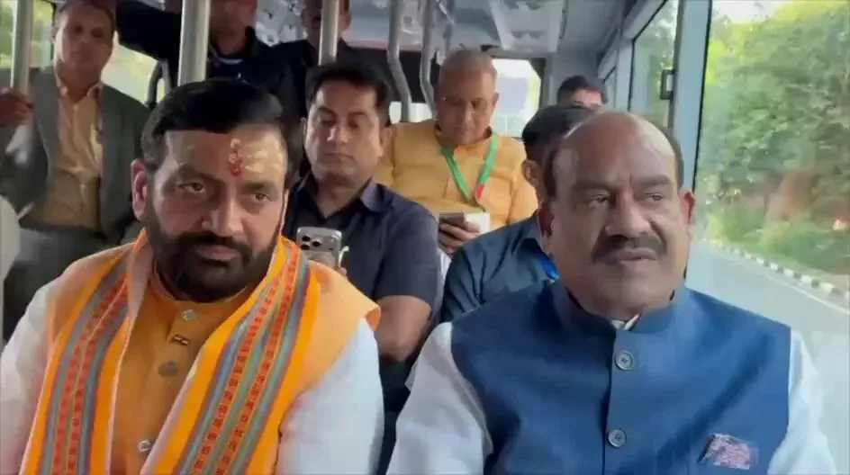 CM Saini Rides Electric Bus With CPA Delegates in Chandigarh