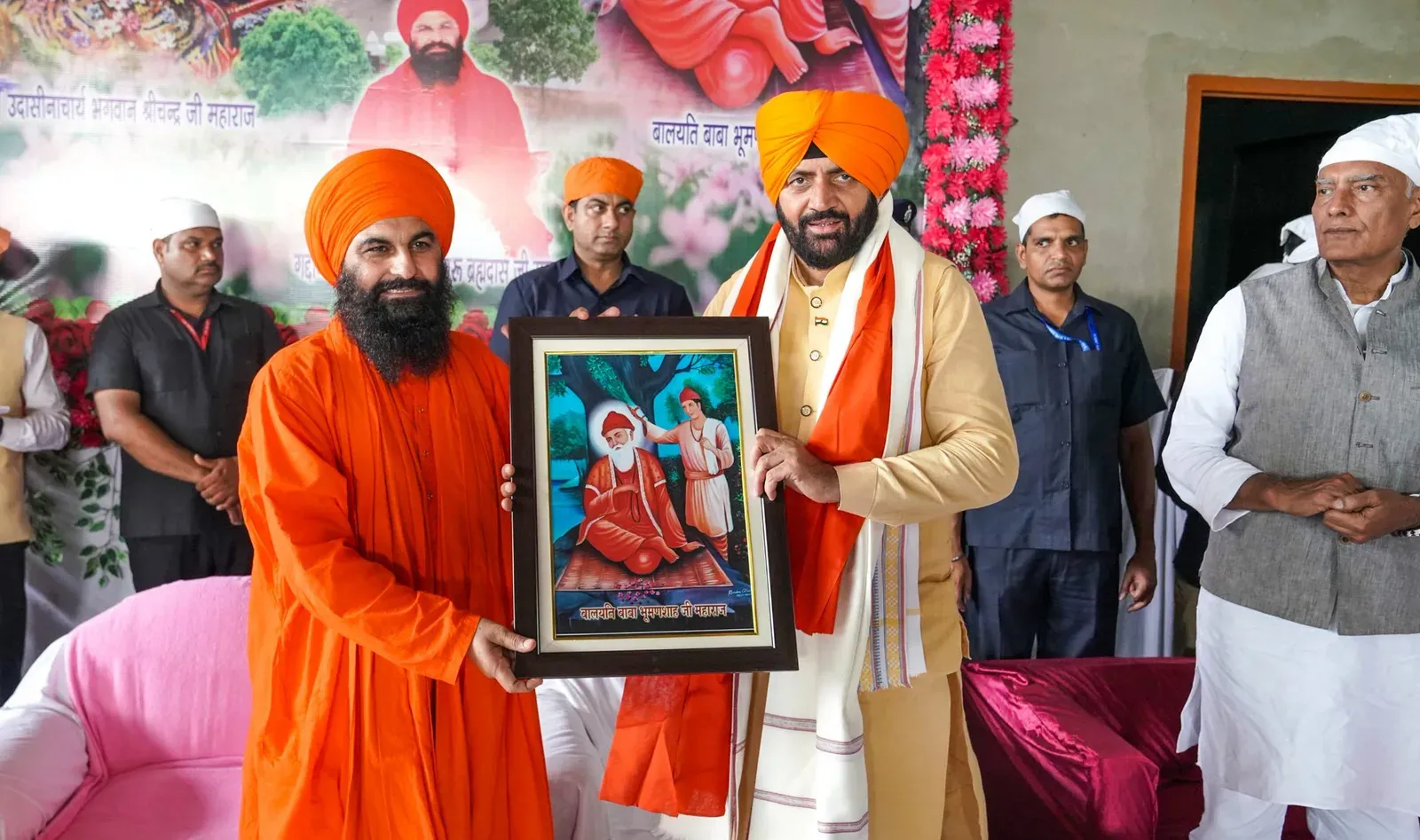 CM Saini Visits Baba Bhumanshah Gaddi in Punjab's Khui Sarwar