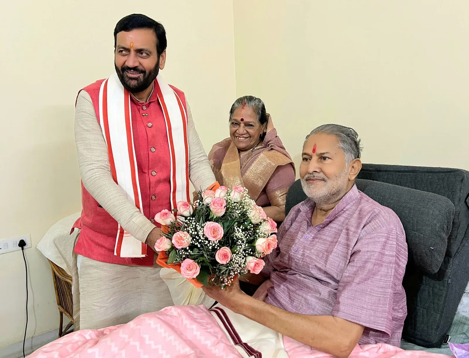 CM Saini Visits Veteran BJP Leader Rambilas Sharma in Panchkula