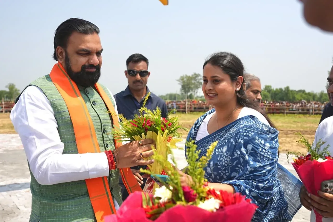 CM Samrat Choudhary pays tribute at Digvijay Singh's 16th death anniversary
