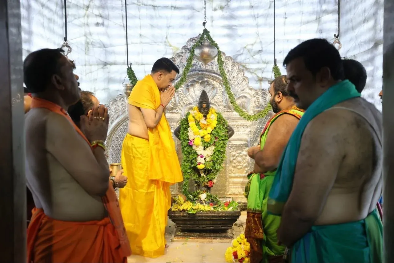 CM Sawant Offers Pooja at Vitthal-Rakhumai Temple on Ashadhi Ekadashi