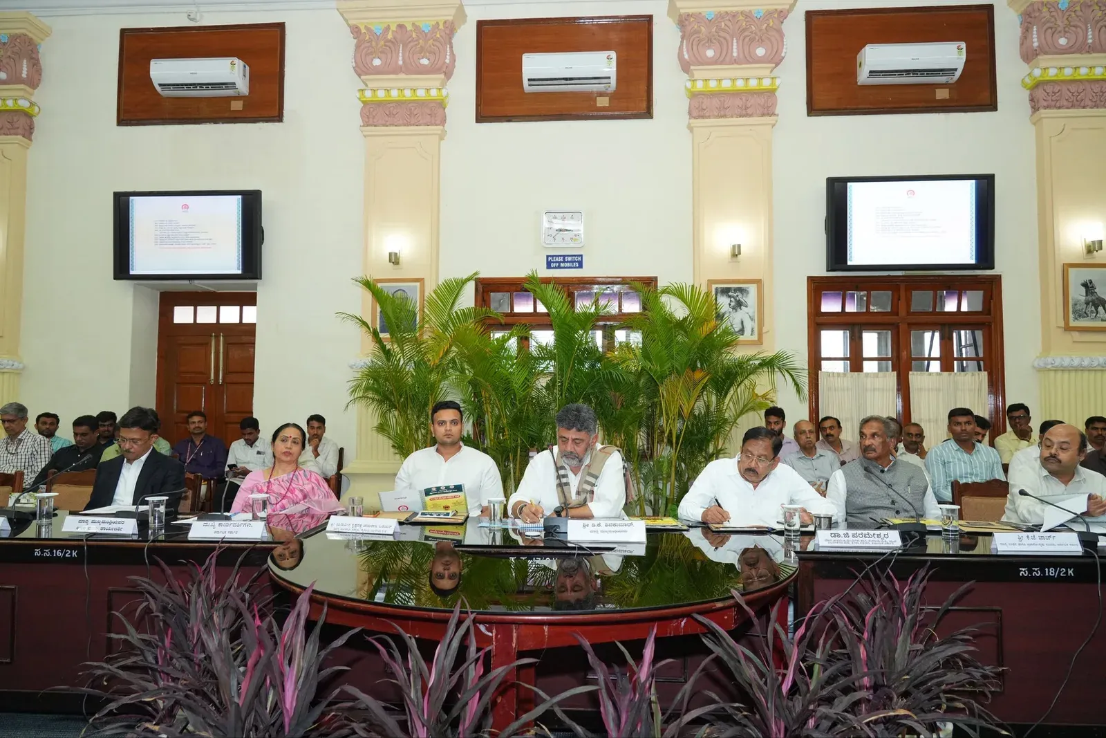 CM Shivakumar Chairs High-Level Dasara 2026 Prep Meet