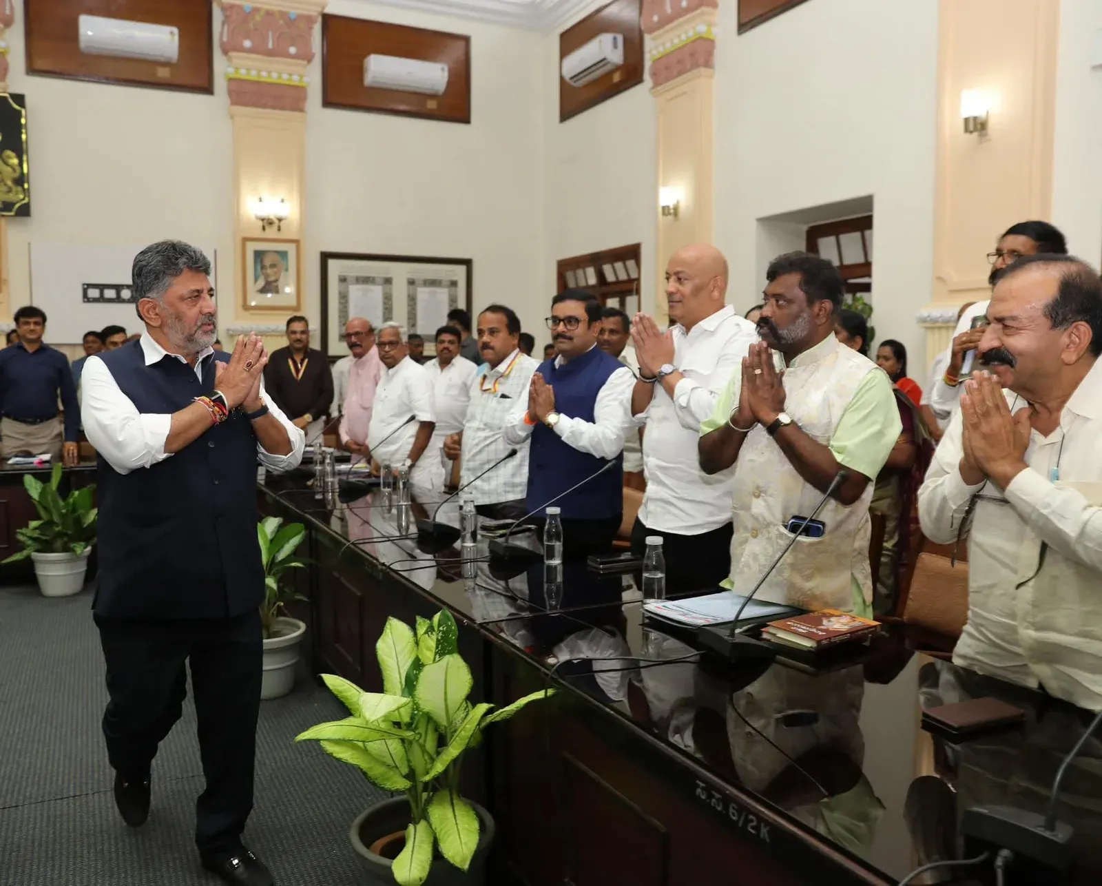 CM Shivakumar chairs prep meet for Kempegowda Jayanti