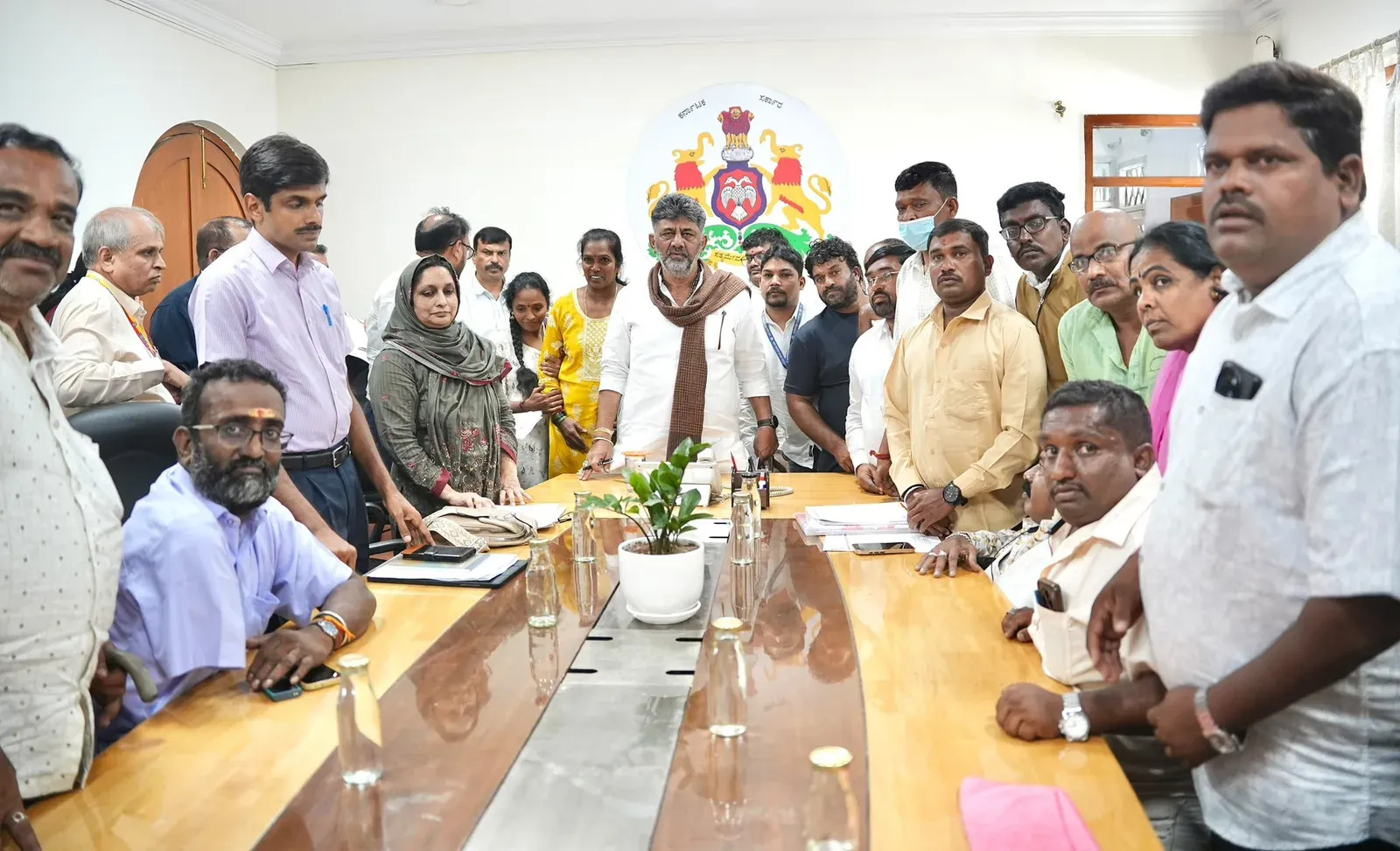 CM Shivakumar Meets Navakarnataka Honorarium Workers' Delegation