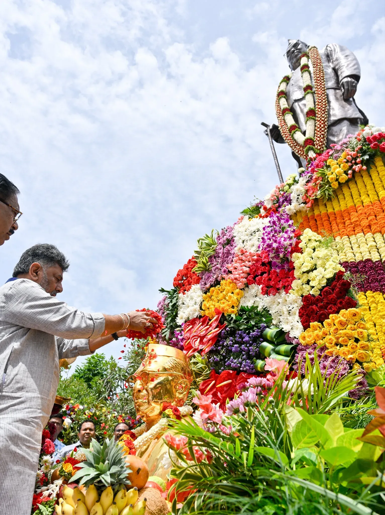 CM Shivakumar Pays Tribute to Jagjivan Ram on 40th Death Anniversary