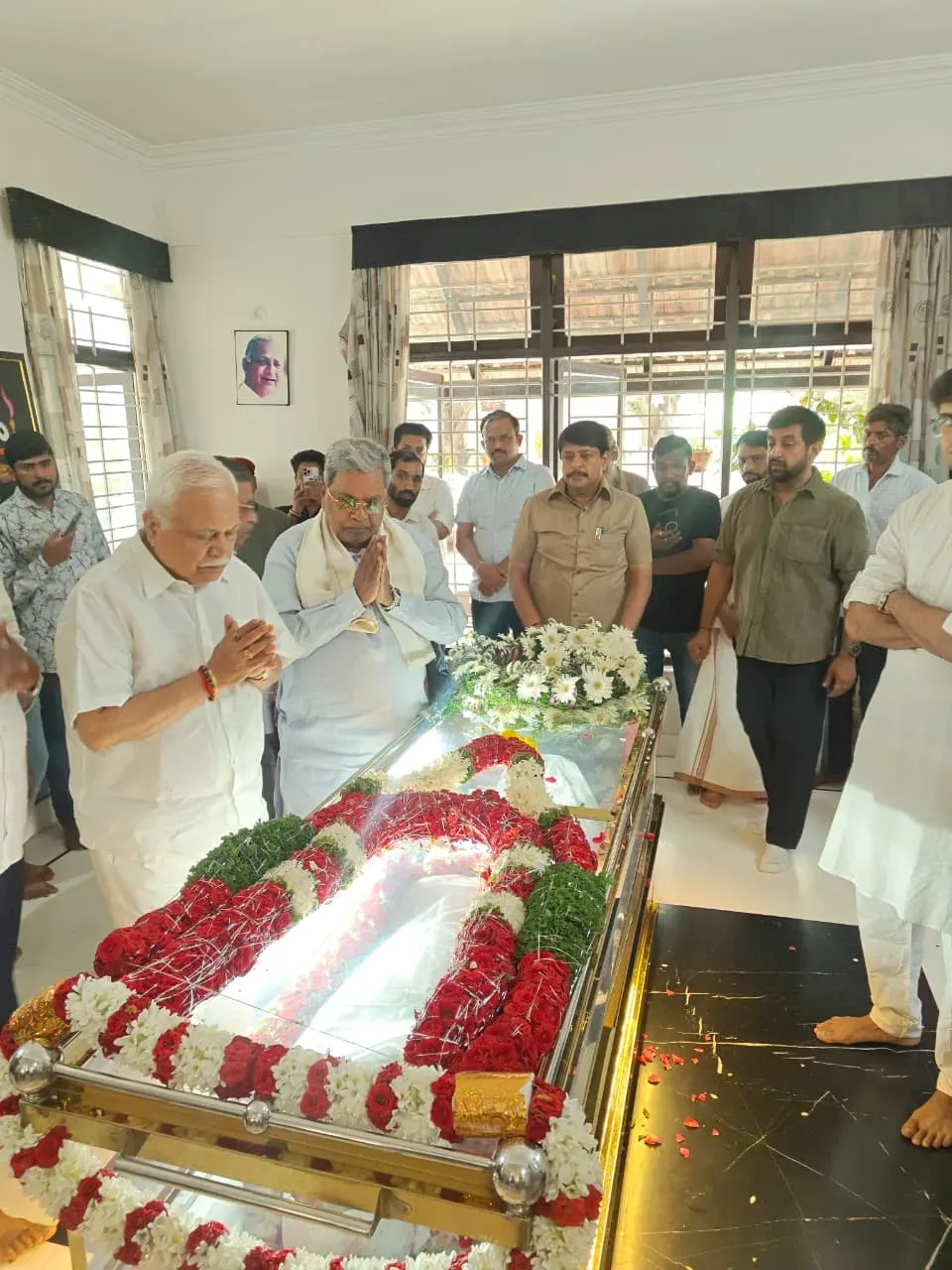 CM Siddaramaiah pays last respects to Suraj Hegde in Bengaluru