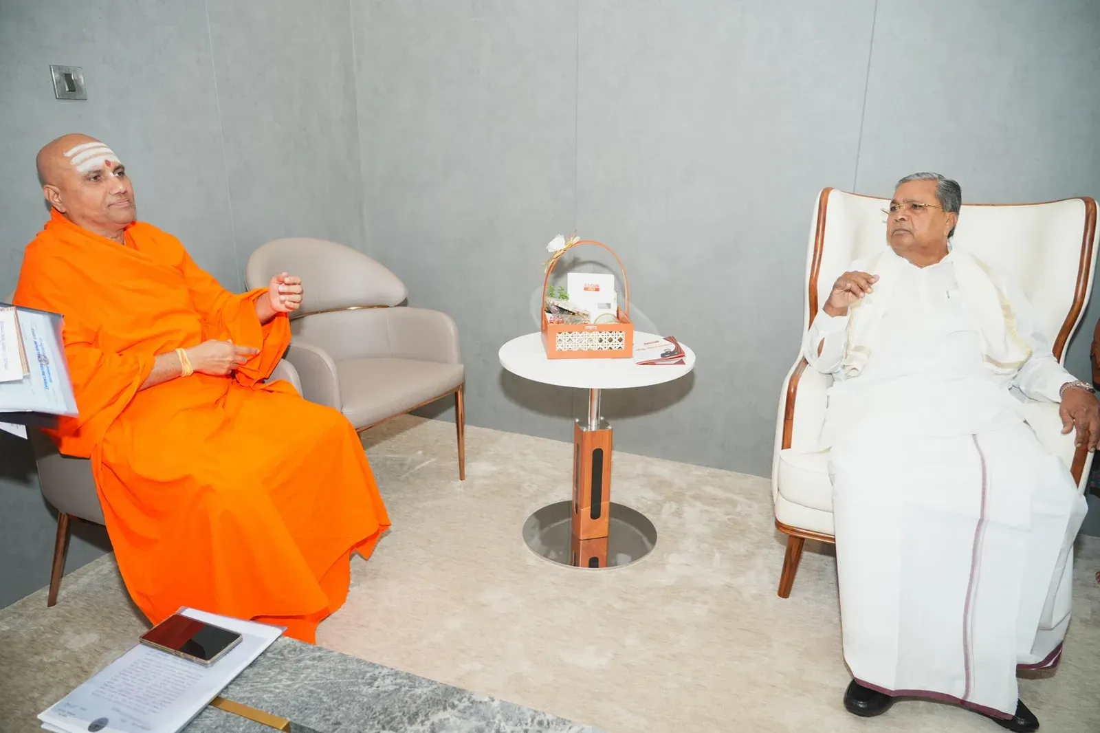 CM Siddaramaiah Receives Blessings from Jagadguru of Sri Bhagiratha Peeth