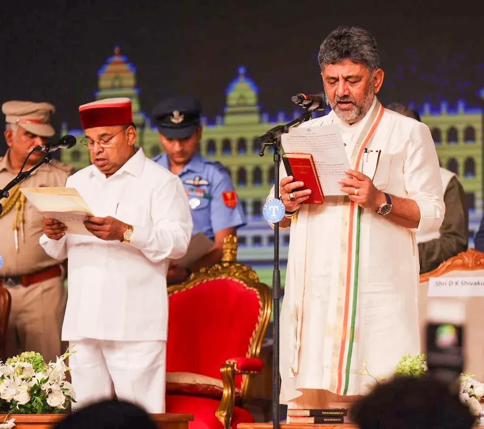 CM Sukhu Attends DK Shivakumar's Karnataka Oath Ceremony