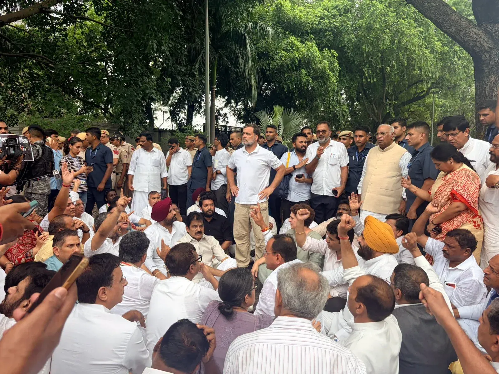 CM Sukhu Condemns Delhi Police Lathi Charge on Youth Protesters