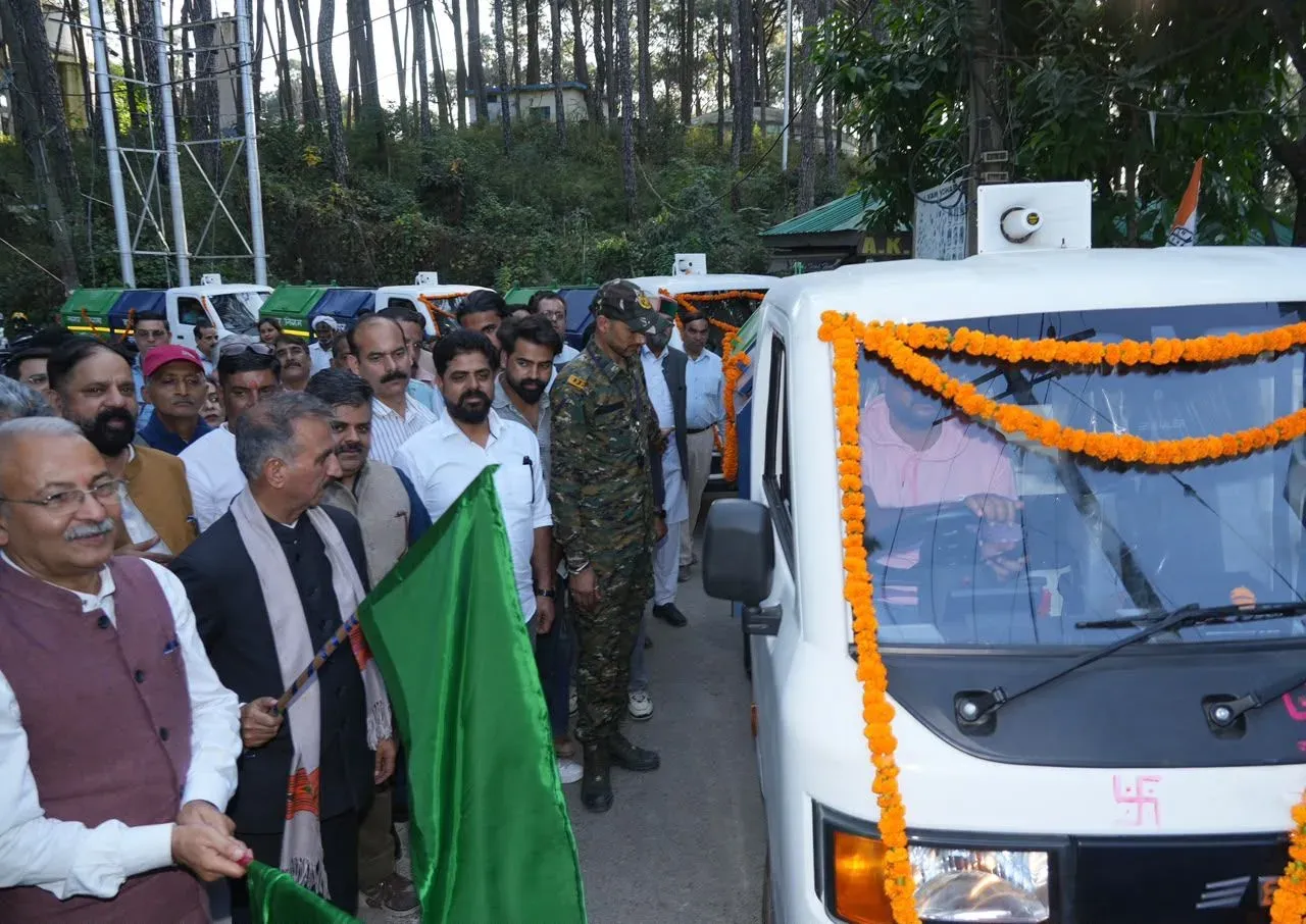 CM Sukhu flags off 4 electric garbage trucks for Hamirpur