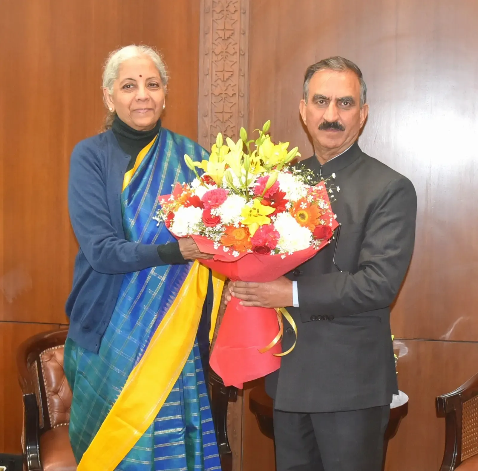 क्या मुख्यमंत्री सुखविन्द्र सिंह सुक्खू ने केंद्रीय वित्त मंत्री से मुलाकात की और हिमाचल के लिए वित्तीय सहायता का अनुरोध किया?