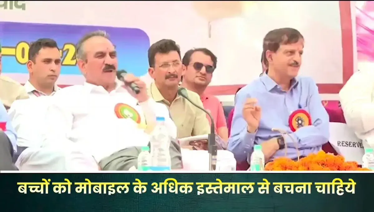 CM Sukhu Visits Nerwa, Urges Children to Cut Screen Time