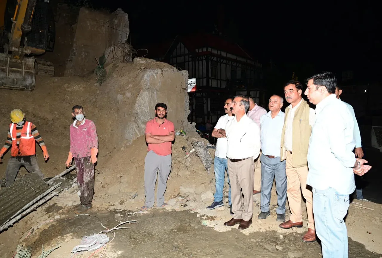 CM Sukhu Walks Oak Over to Chhota Shimla, Inspects Retaining Wall
