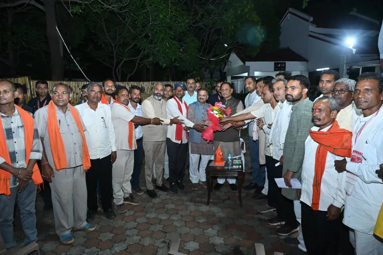 CM Vishnu Deo Sai Meets Village Delegation from Kabirdham