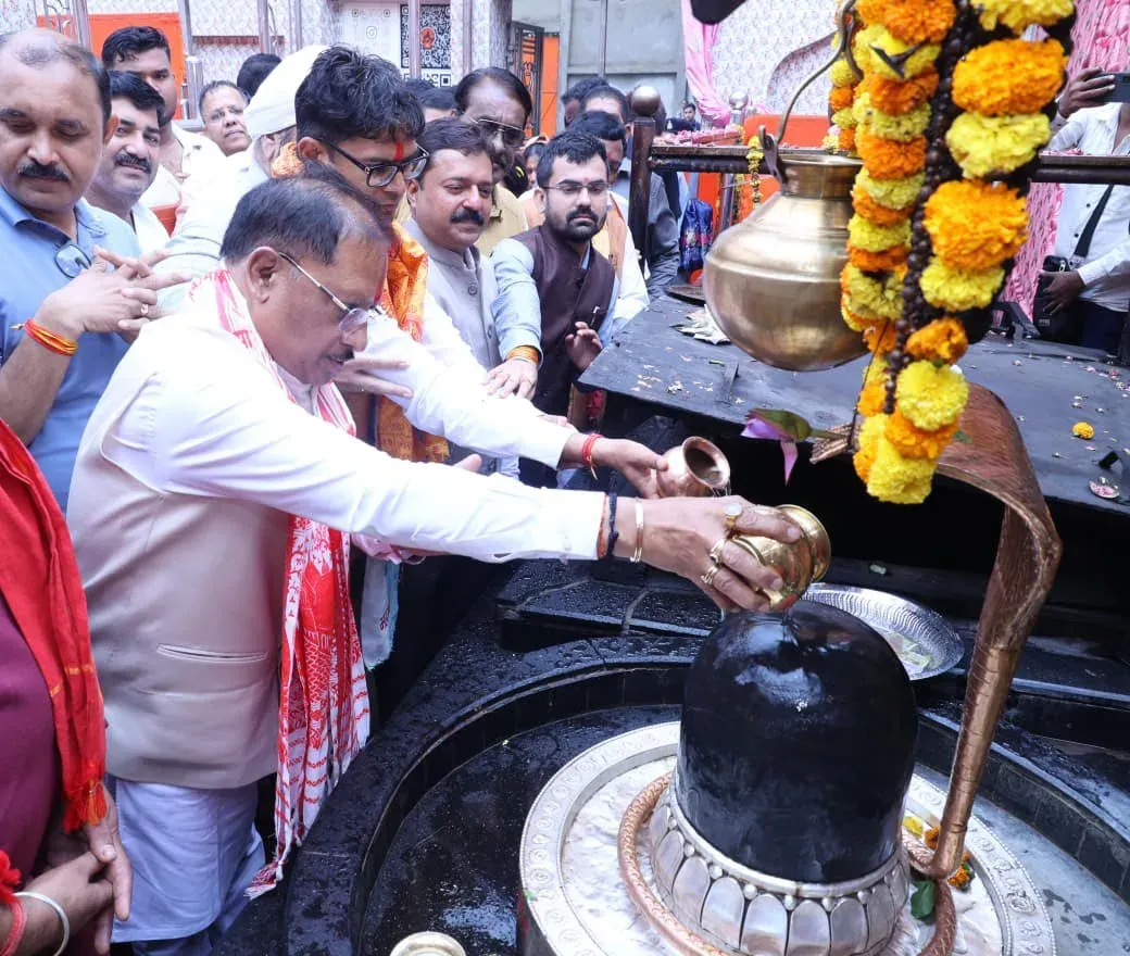 CM Vishnu Deo Sai Offers Prayers at Kosmanara Dham on Guru Purnima