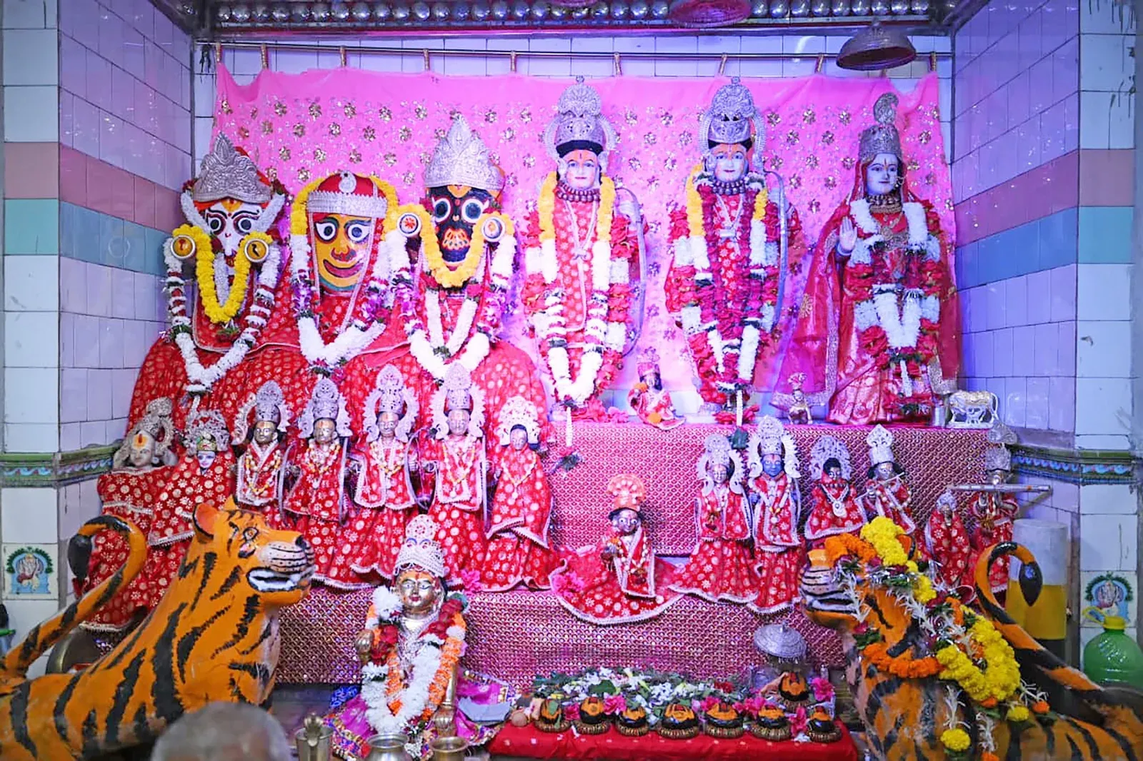 CM Vishnu Deo Sai offers prayers at Shivri Narayan temple