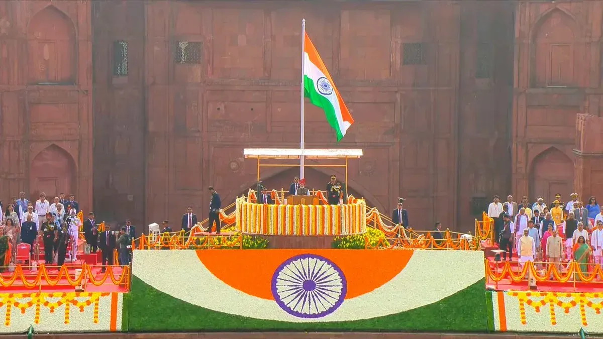 CM Yogi hails first collective Vande Mataram at Red Fort