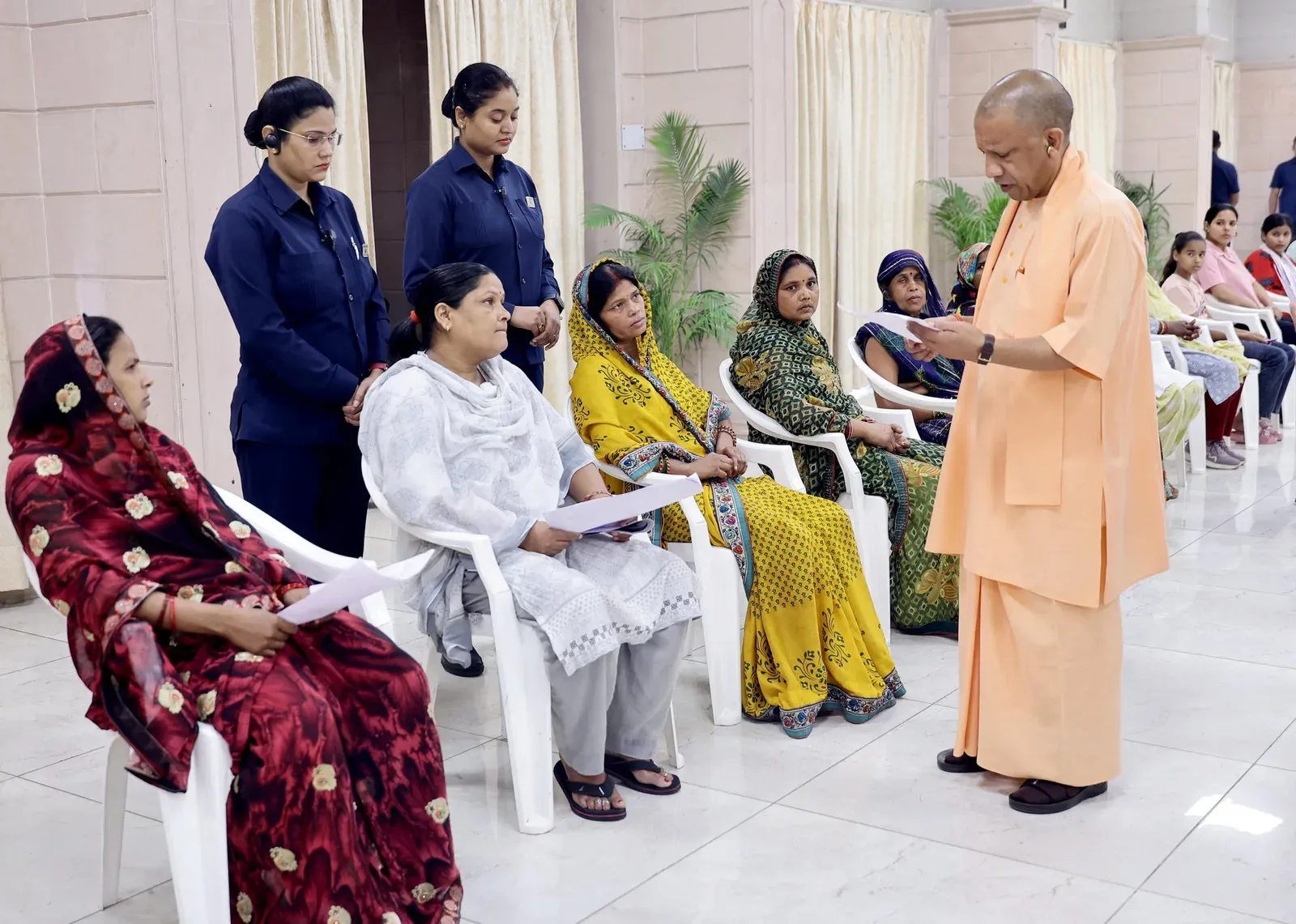 CM Yogi Holds Janata Darshan, Directs Officials for Swift Redressal