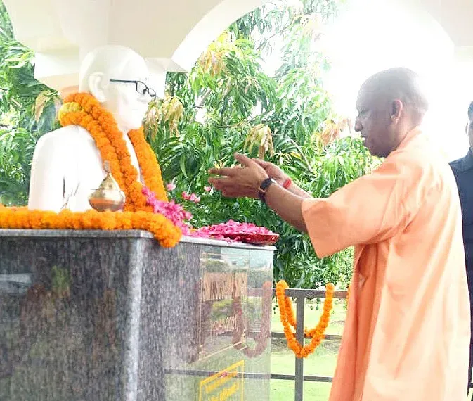CM Yogi inaugurates rural hospital in Mau district