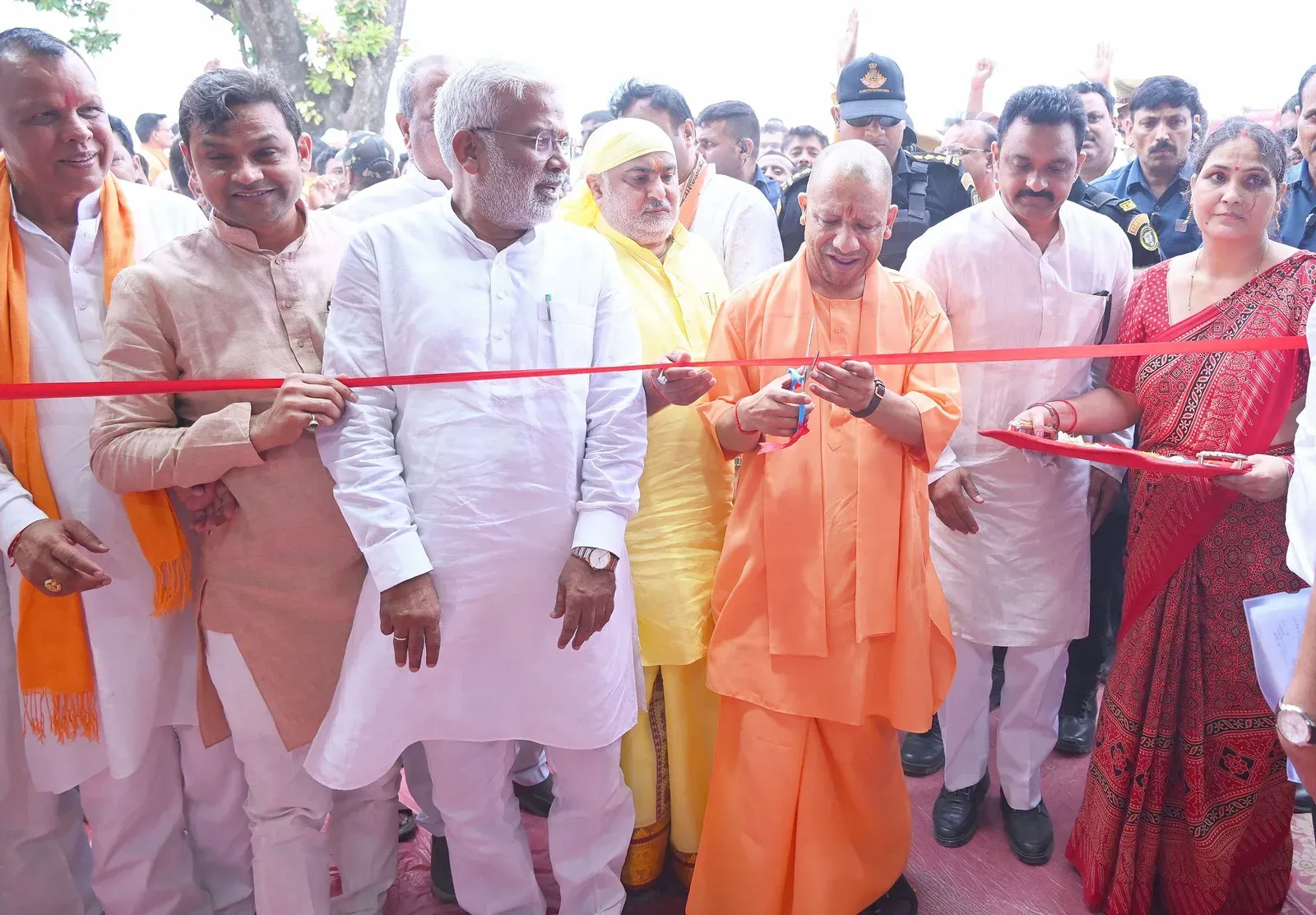 CM Yogi Launches 319 Projects Worth ₹295 Cr in Gorakhpur
