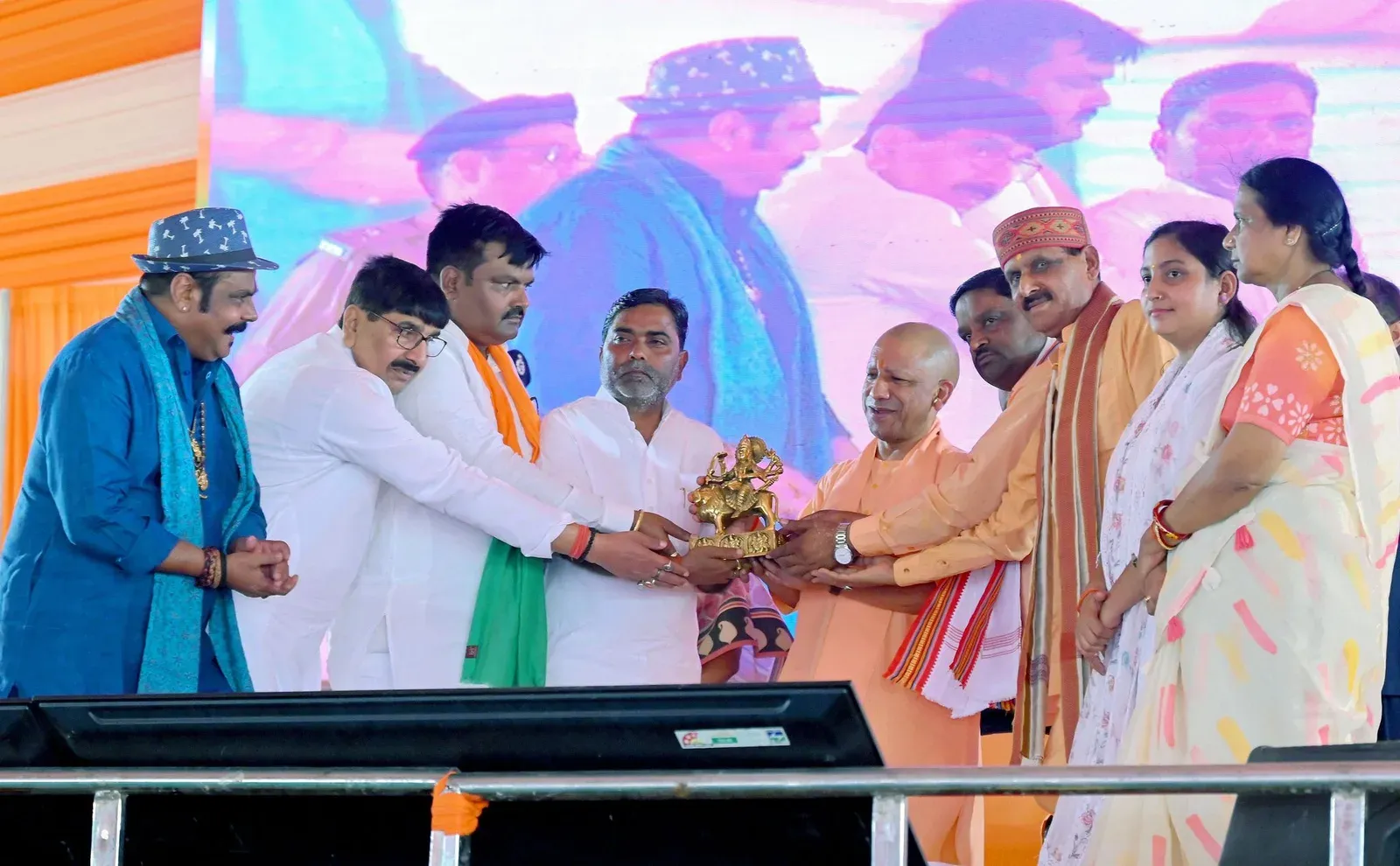 CM Yogi Launches ₹803 Cr Projects in Balrampur on Navratri