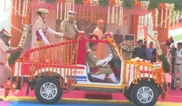 ऐतिहासिक! यूपी में 60,244 आरक्षियों की दीक्षांत परेड, CM योगी ने किया निरीक्षण