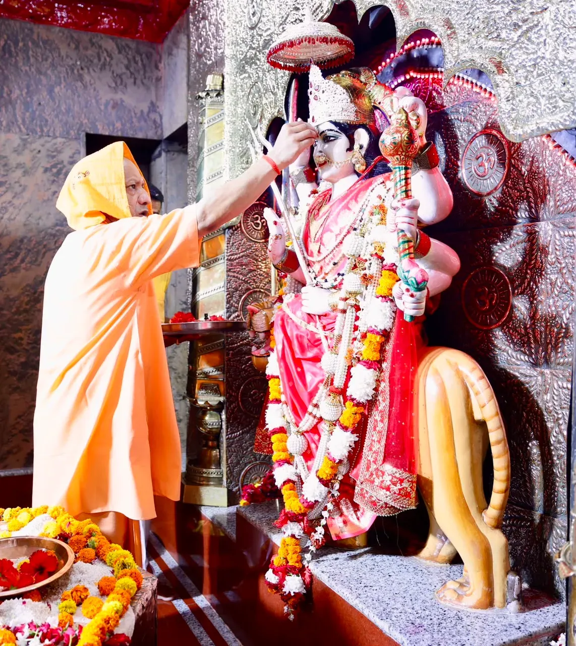 CM Yogi Offers Prayers at Pateshwari Devi Shaktipeeth in Balrampur