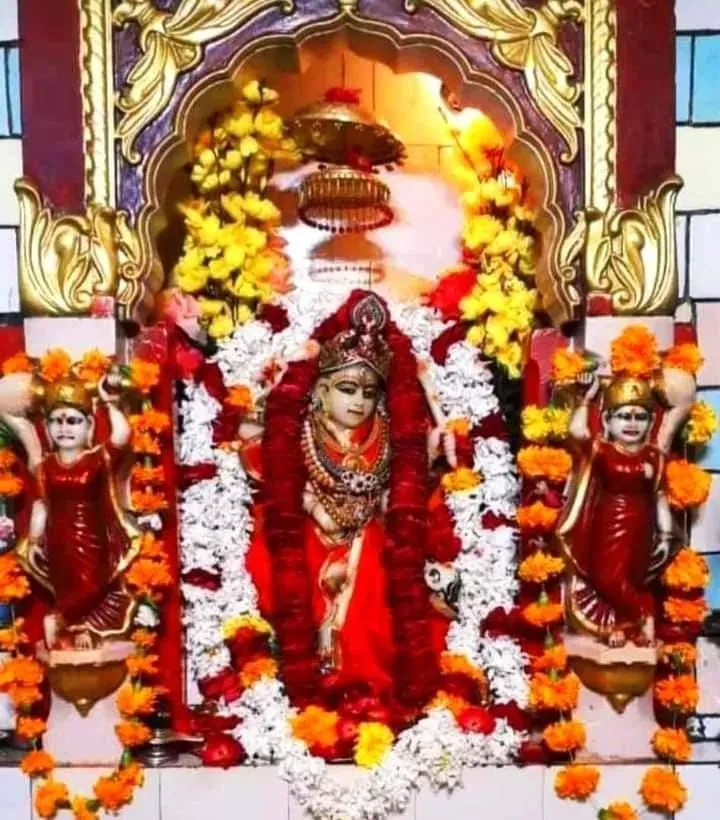 CM Yogi Offers Prayers at Pitambara Peeth, Datia