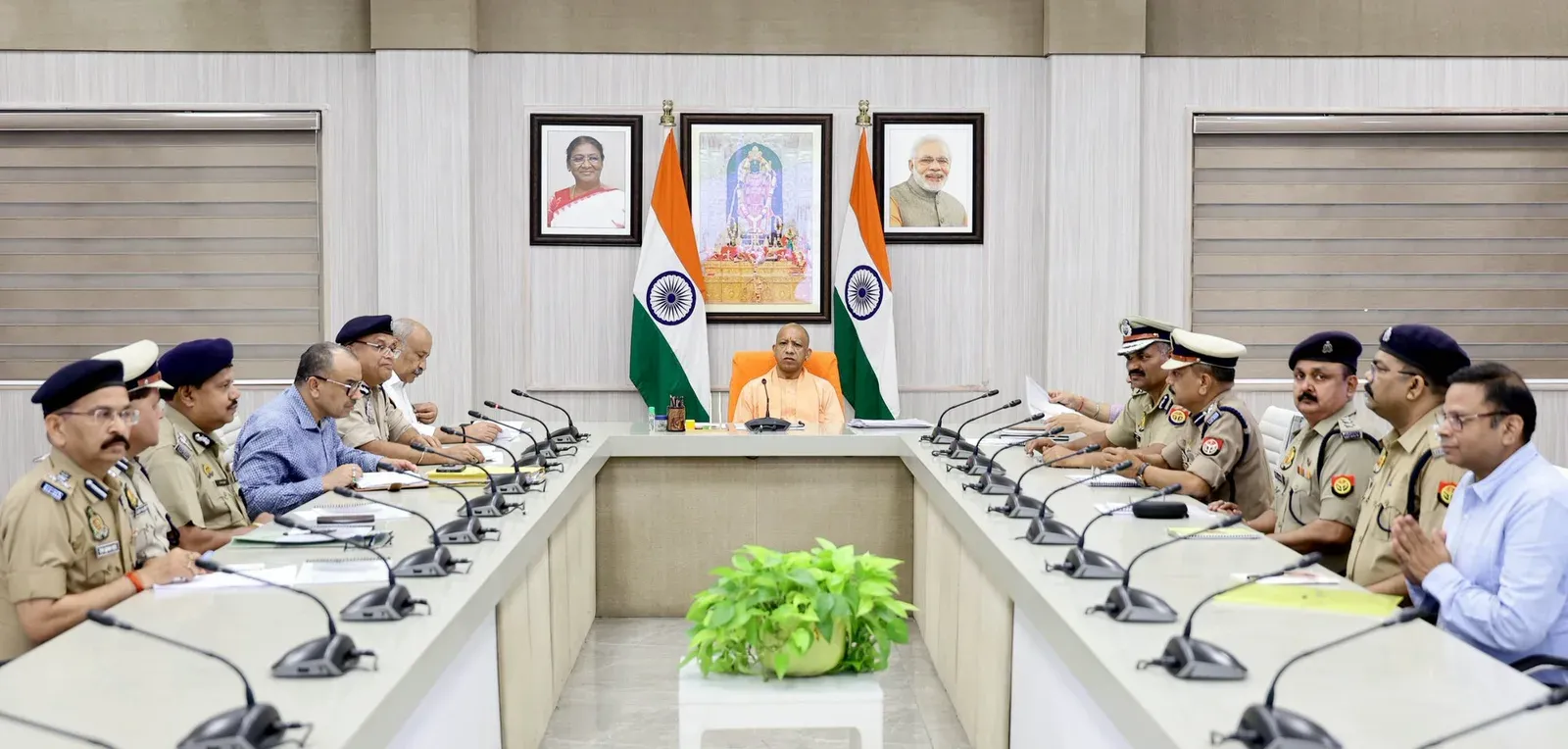 CM Yogi Reviews UP Home Guards, Orders Modernisation