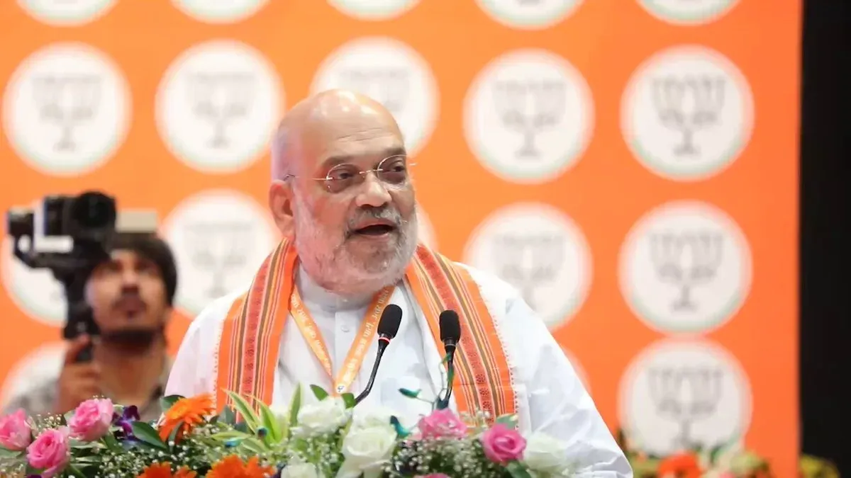 CM Yogi shares Amit Shah's 'Angad's foot' vow for BJP in UP