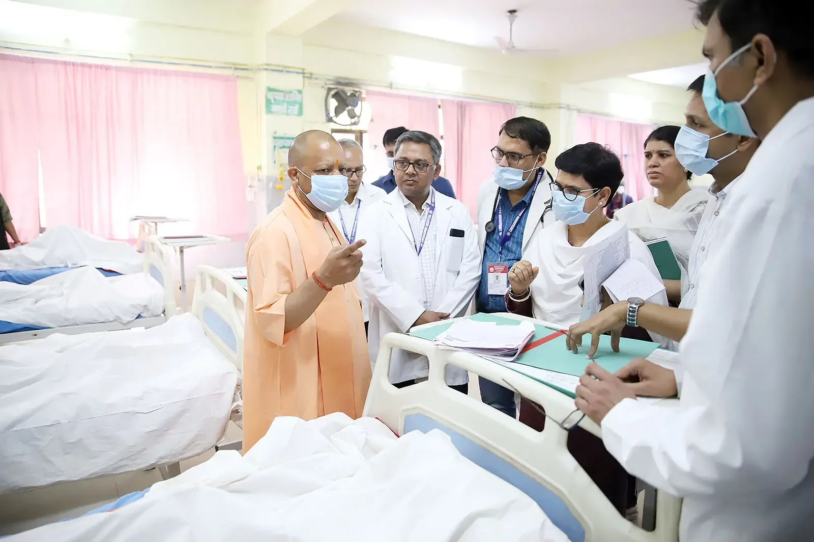 Uttar Pradesh CM Yogi Adityanath Visits Hospital Following Food Poisoning Tragedy at Shelter Home