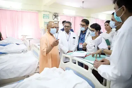 Uttar Pradesh CM Yogi Adityanath Visits Hospital Following Food Poisoning Tragedy at Shelter Home