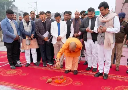 सीएम योगी ने 137.83 करोड़ रुपए की लागत से बने गोरखनाथ ओवरब्रिज का किया लोकार्पण, विपक्ष पर बोला हमला