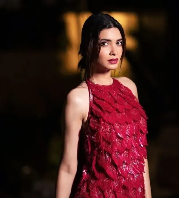 क्या को-एक्टर्स से दोस्ती होना जरूरी है? अभिनय पर नहीं पड़ना चाहिए असर: डायना पेंटी