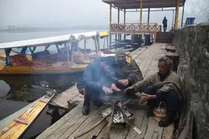 Kashmir Valley Faces Ongoing Cold Wave