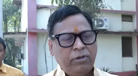 कमेंटबाजी छोड़ राहुल गांधी विकास पर बात करें : सुभाष यादव