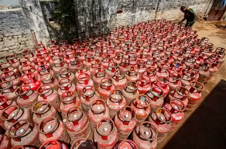Have Commercial LPG Cylinder Prices Really Decreased Across Metros from November 1?